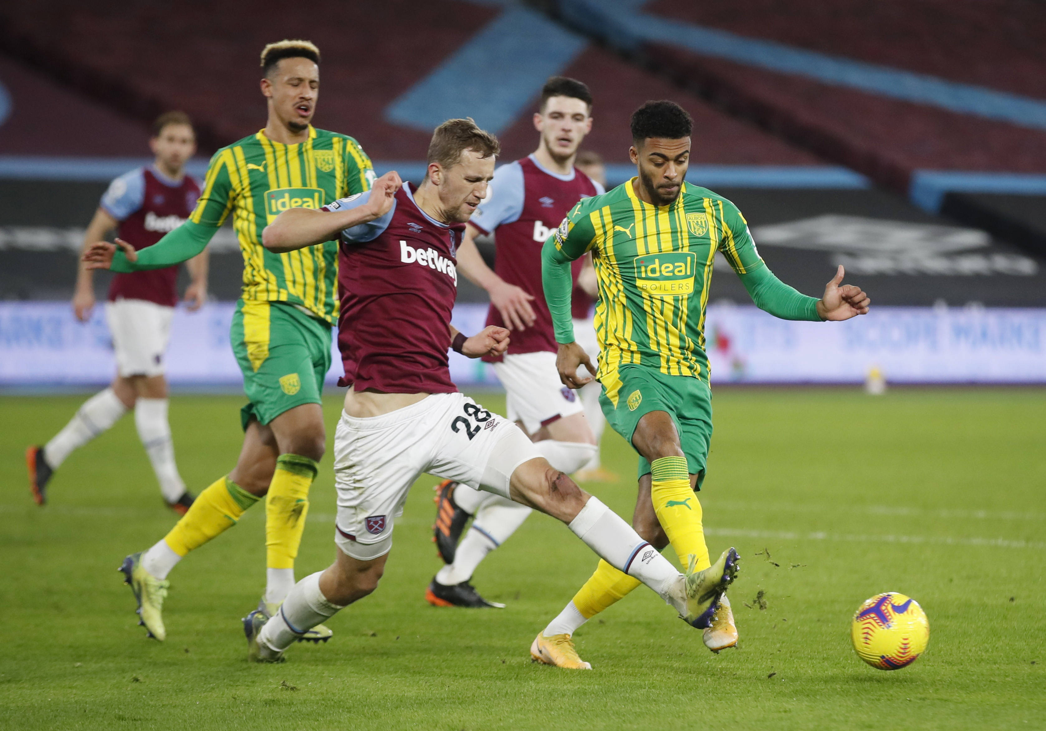 牵制防守者 牵制防守者